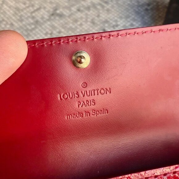 Louis Vuitton Vintage Red Vernis Monogram 4 Key Holder - Picture 11 of 16
